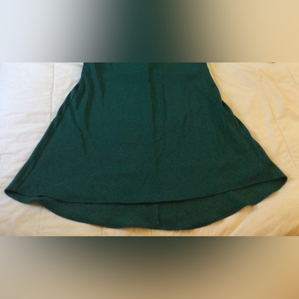 Mac Duggal NWT Women’s Emerald Green Beaded Cap Sleeves Gown size 2 #557… - Picture 11 of 11